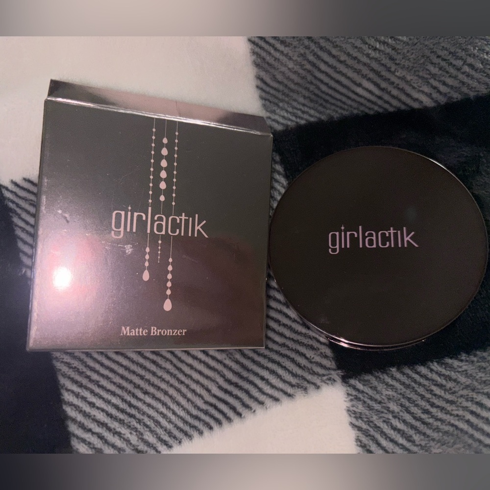 Girlactik Matte Bronzer Compact, Shade Casablanca, NIB